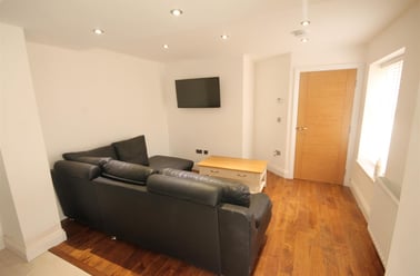 Lansdowne Terrace, Gosforth, Newcastle - Image 3